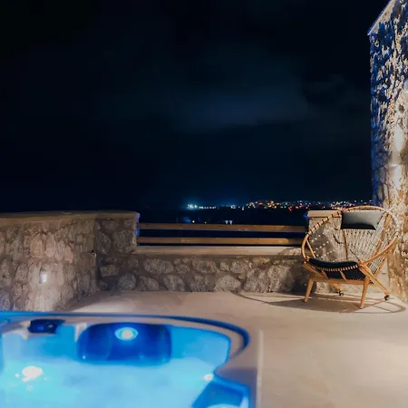 Stunning Naxos | 5 Bedrooms | Vardos | Private Pool & Outdoor Hot Tub | Agia Anna * Agia Anna (Naxos)