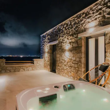 Stunning Naxos | 5 Bedrooms | Vardos | Private Pool & Outdoor Hot Tub | Agia Anna Agia Anna (Naxos)